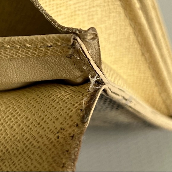 Louis Vuitton Damier Azur Sarah Wallet - Picture 6 of 13